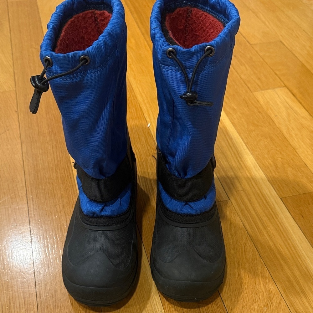 Kamik boys winter snow boots size 6 .